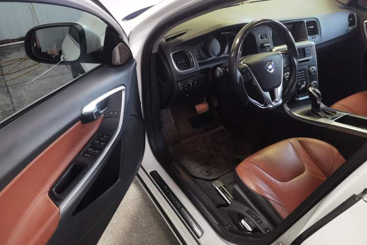 Used Volvo V60 2015 T5 Zhiya Edition Driver Seat