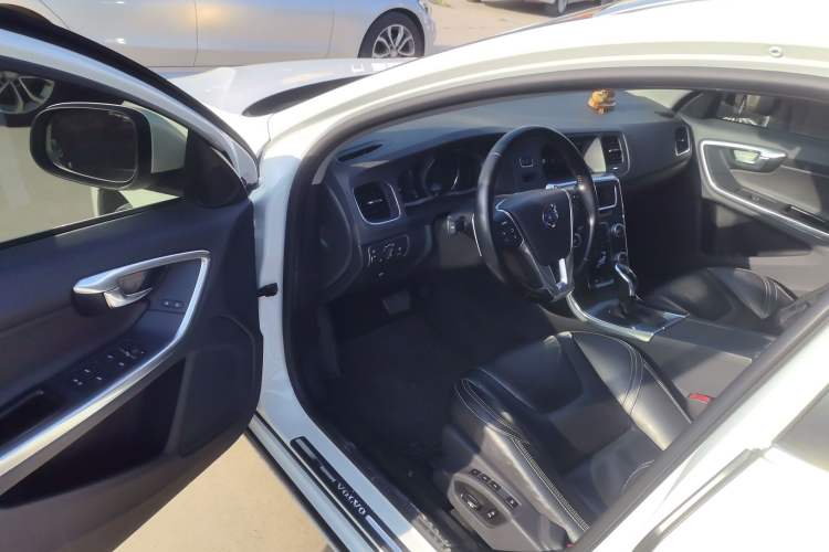 Used Volvo V60 2015 T5 Zhiya Edition Driver Seat
