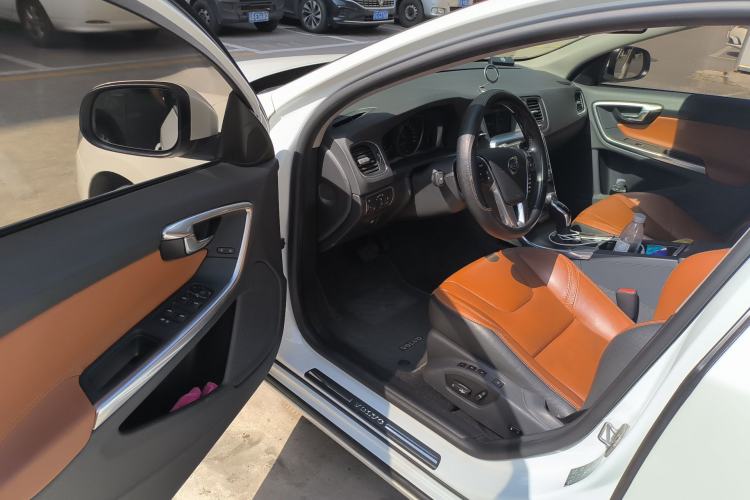 Used Volvo V60 2015 T5 Zhiyi Edition Driver Seat