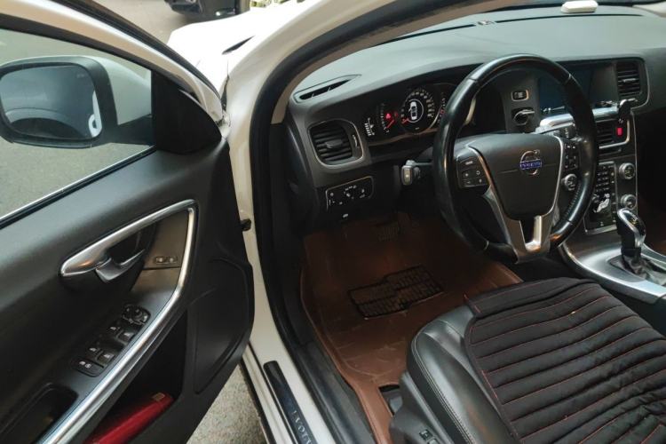 Used Volvo V60 2015 T5 Zhiyi Edition Driver Seat