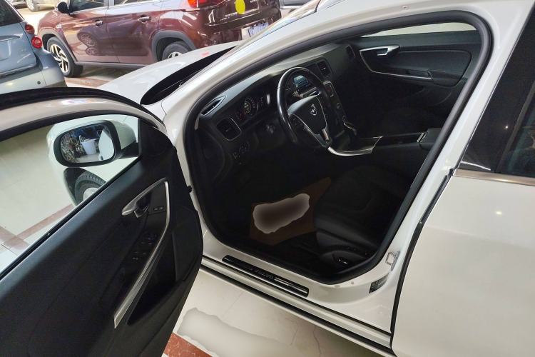 Used Volvo V60 2015 T5 Zhiyi Edition Driver Seat