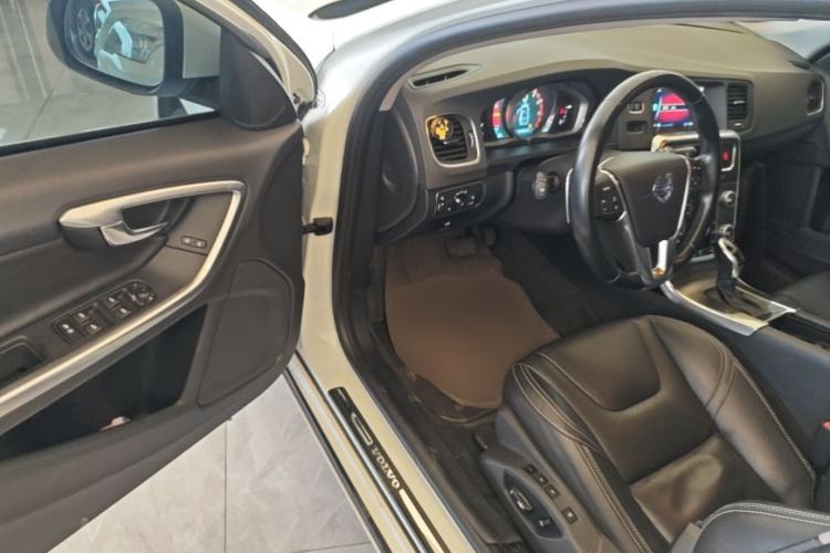 Used Volvo V60 2015 T5 Zhiya Edition Driver Seat