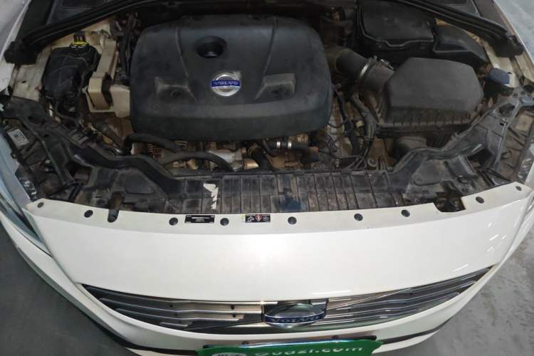 Used Volvo V60 2015 T5 Zhiya Edition Engine Bay