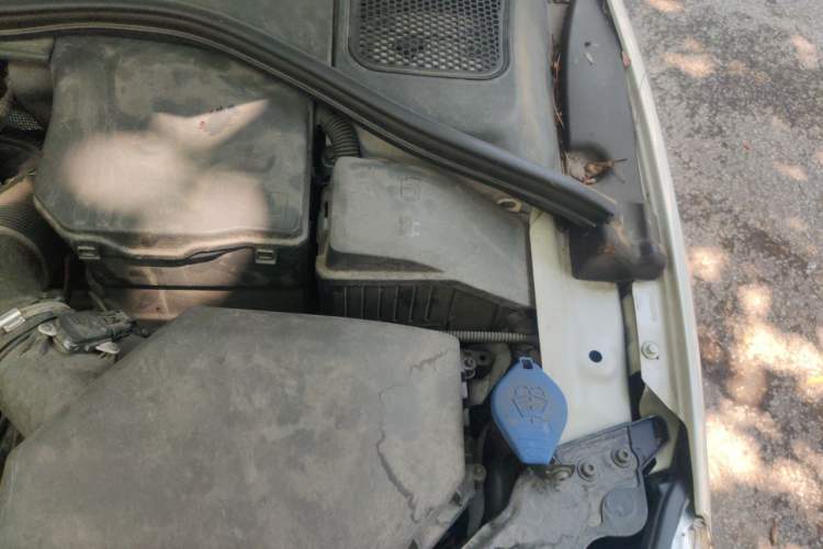 Used Volvo V60 2015 T5 Zhiya Edition Engine Bay Left