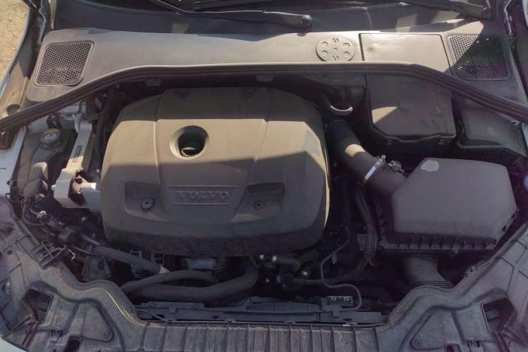 Used Volvo V60 2015 T5 Zhiyi Edition Engine Bay