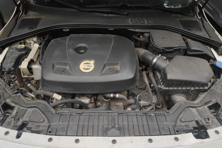 Used Volvo V60 2015 T5 Zhiyi Edition Engine Bay