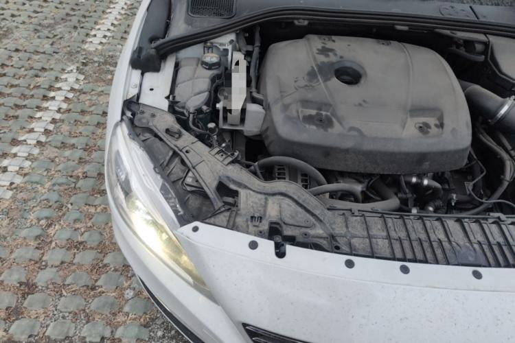 Used Volvo V60 2015 T5 Zhiyi Edition Engine Bay Right
