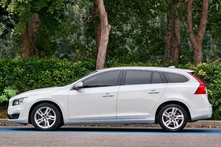 Used Volvo V60 2015 T5 Zhiya Edition Exterior 2