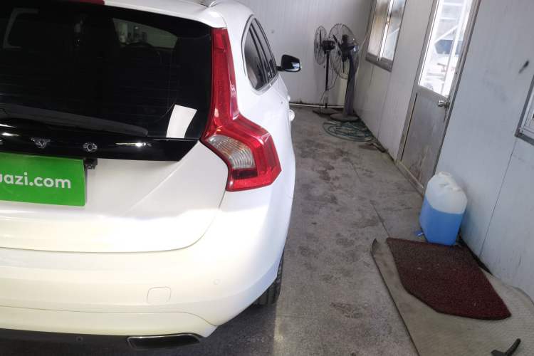 Used Volvo V60 2015 T5 Zhiya Edition Exterior 3