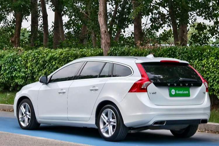 Used Volvo V60 2015 T5 Zhiya Edition Exterior 3