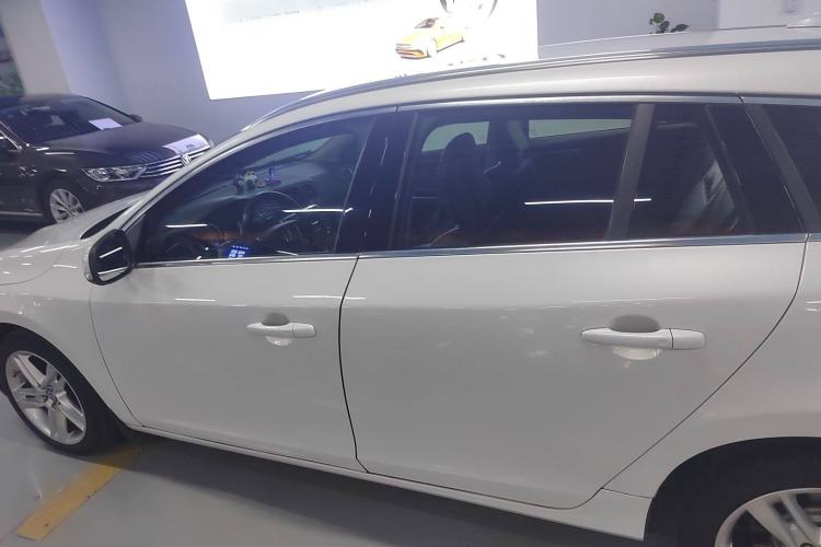 Used Volvo V60 2015 T5 Zhiya Edition Exterior 3