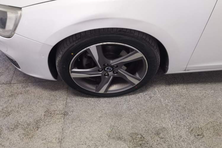 Used Volvo V60 2015 T5 Zhiya Edition Exterior 4