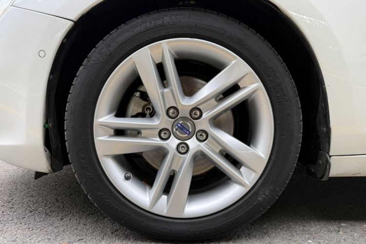 Used Volvo V60 2015 T5 Zhiya Edition Exterior 4