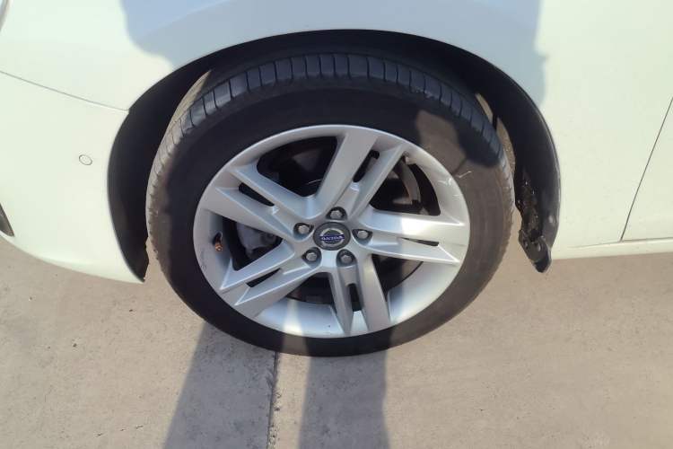 Used Volvo V60 2015 T5 Zhiya Edition Exterior 4