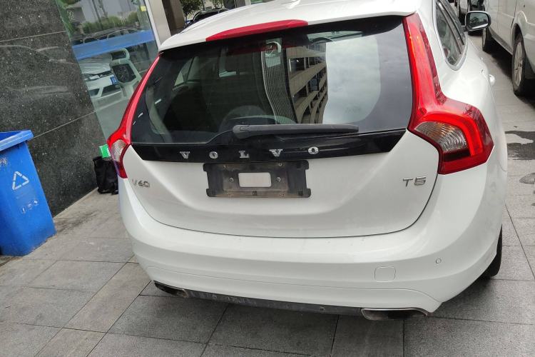 Used Volvo V60 2015 T5 Zhiya Edition Exterior 4