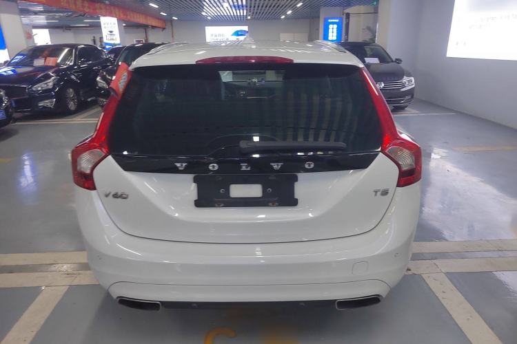 Used Volvo V60 2015 T5 Zhiya Edition Exterior 4