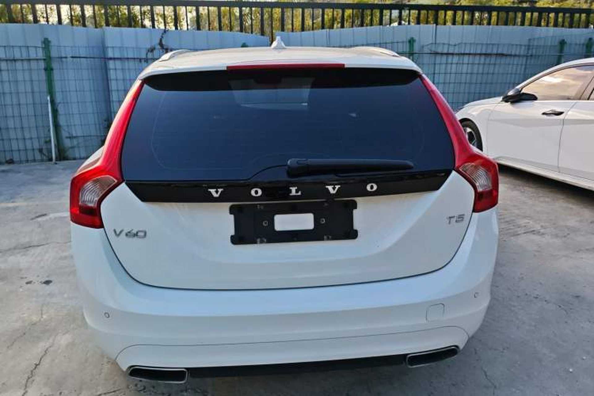 Used Volvo V60 2015 T5 Zhiya Edition Exterior 4