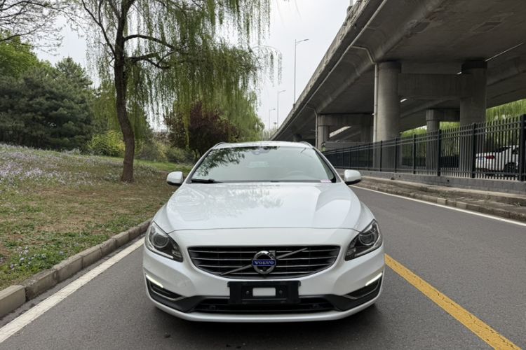Used Volvo V60 2015 T5 Zhiya Edition Exterior 5