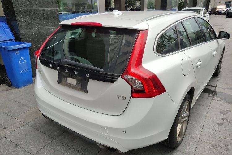 Used Volvo V60 2015 T5 Zhiya Edition Exterior 5