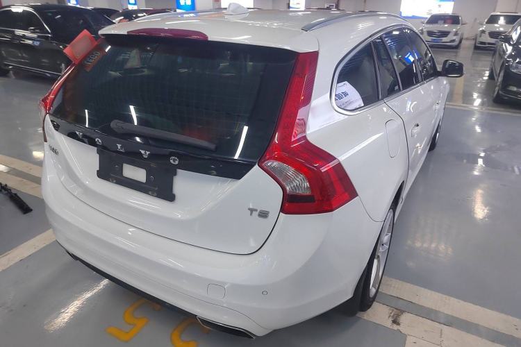Used Volvo V60 2015 T5 Zhiya Edition Exterior 5