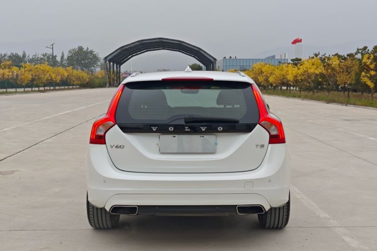 Used Volvo V60 2015 T5 Zhiya Edition Exterior 5