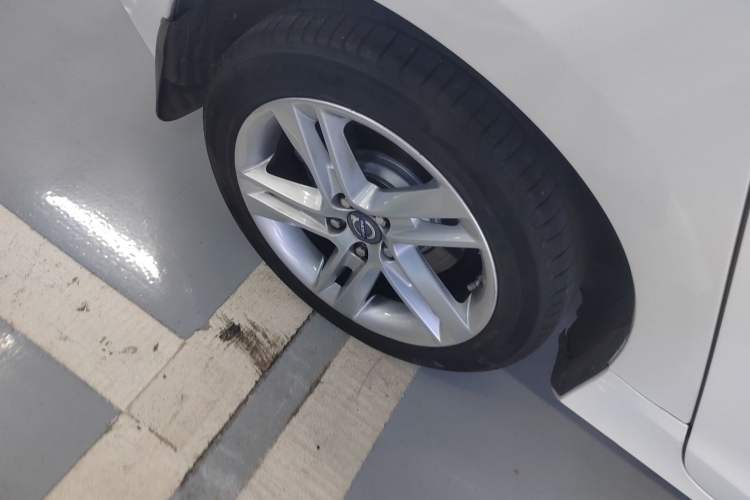 Used Volvo V60 2015 T5 Zhiya Edition Exterior 8