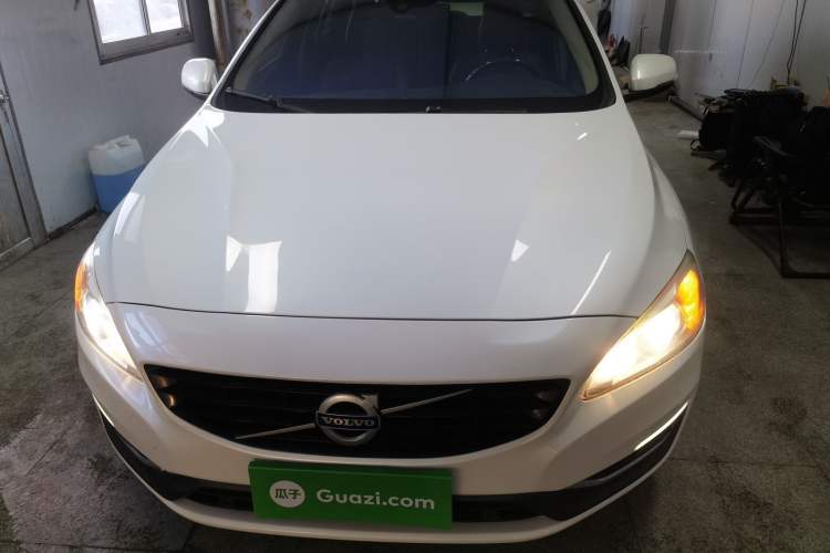 Used Volvo V60 2015 T5 Zhiya Edition Front