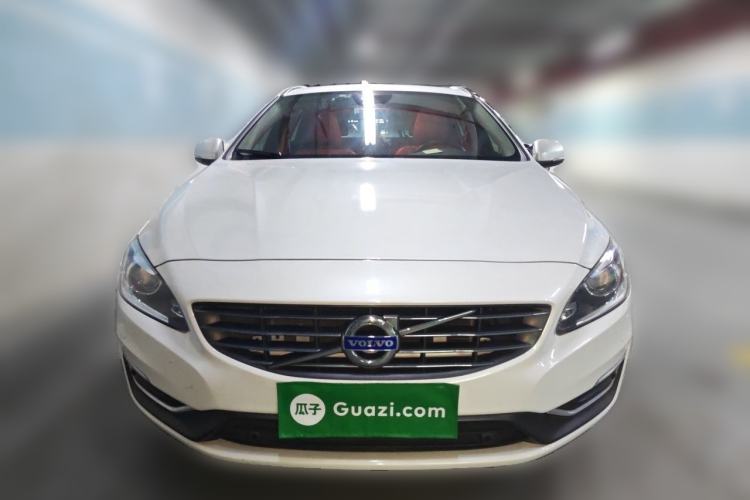 Used Volvo V60 2015 T5 Zhiya Edition Front
