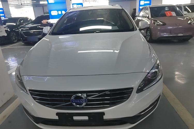 Used Volvo V60 2015 T5 Zhiyi Edition Front