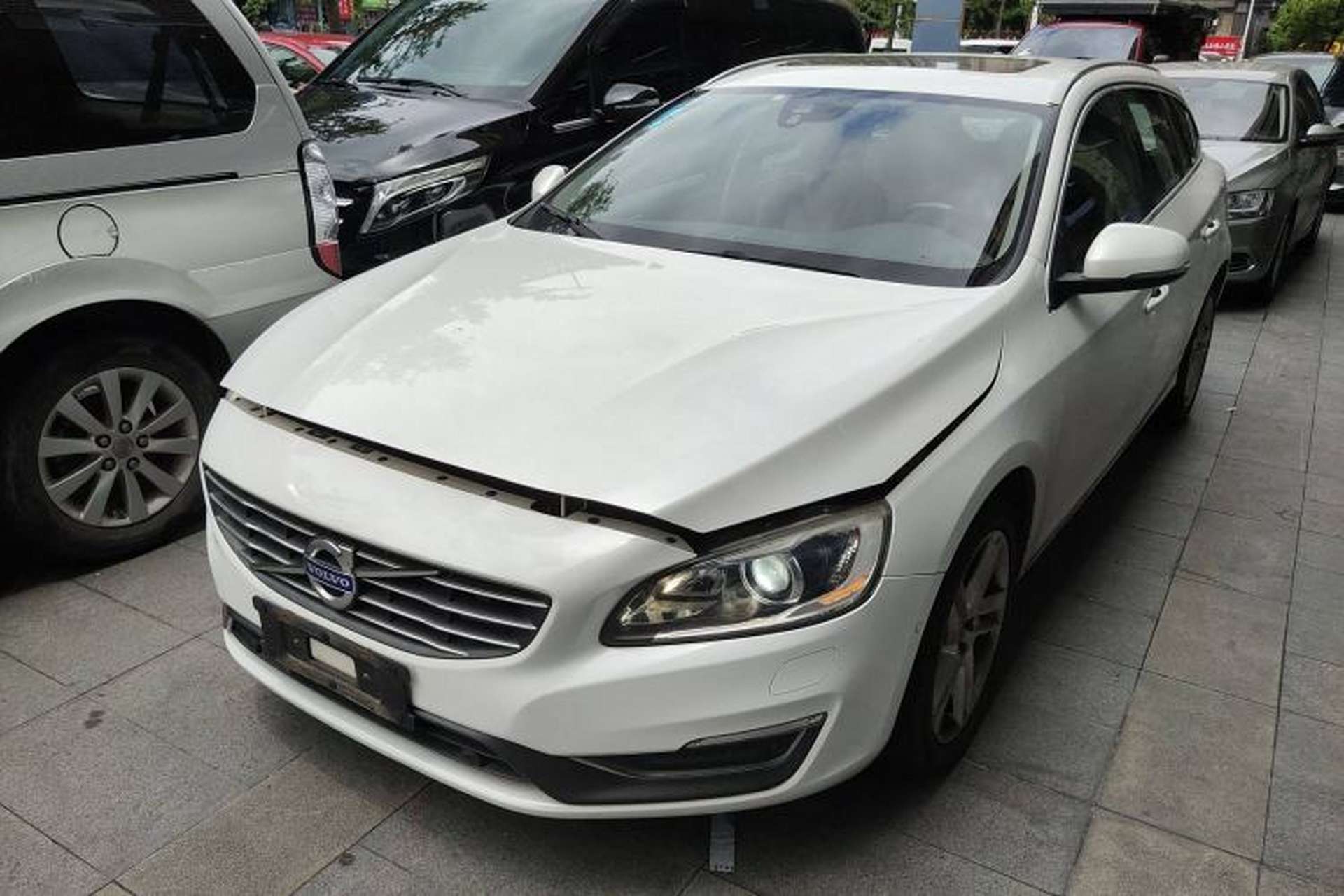 Used Volvo V60 2015 T5 Zhiya Edition Front Left 45 Deg