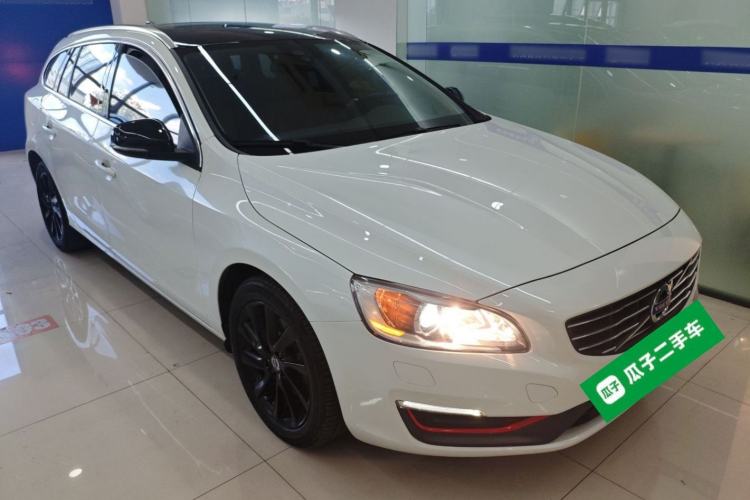 Used Volvo V60 2015 T5 Zhiyi Edition Front Right 45 Deg