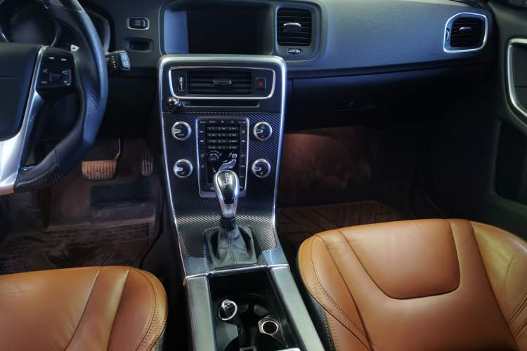 Used Volvo V60 2015 T5 Zhiya Edition Gear Lever