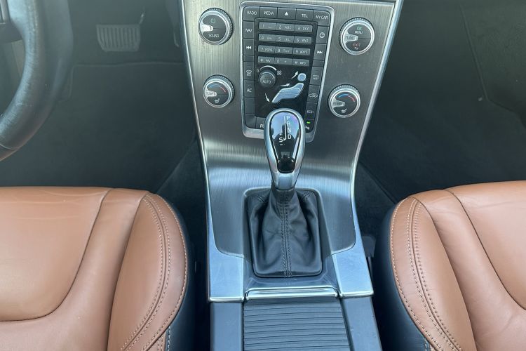 Used Volvo V60 2015 T5 Zhiya Edition Gear Lever