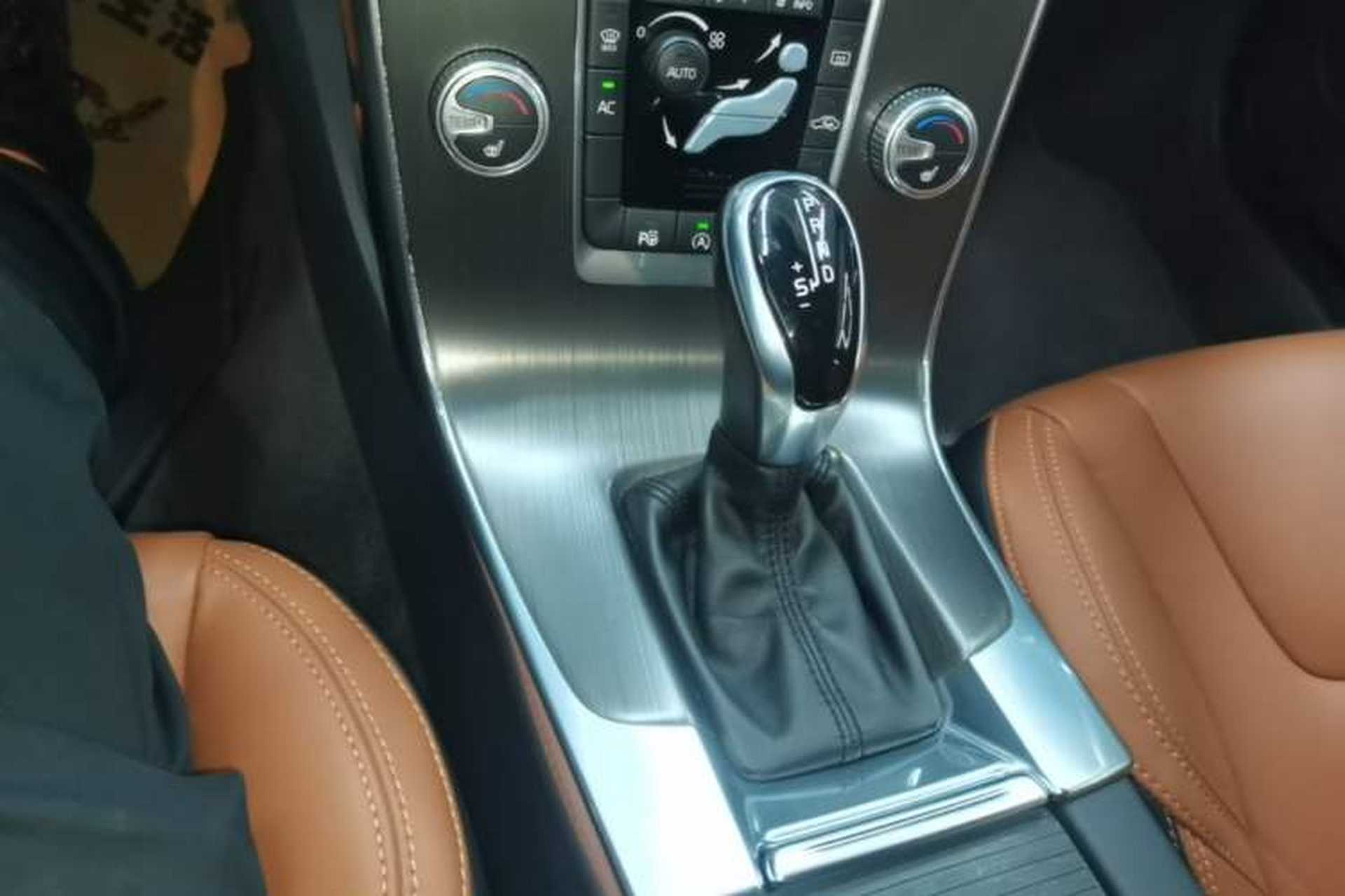 Used Volvo V60 2015 T5 Zhiya Edition Gear Lever