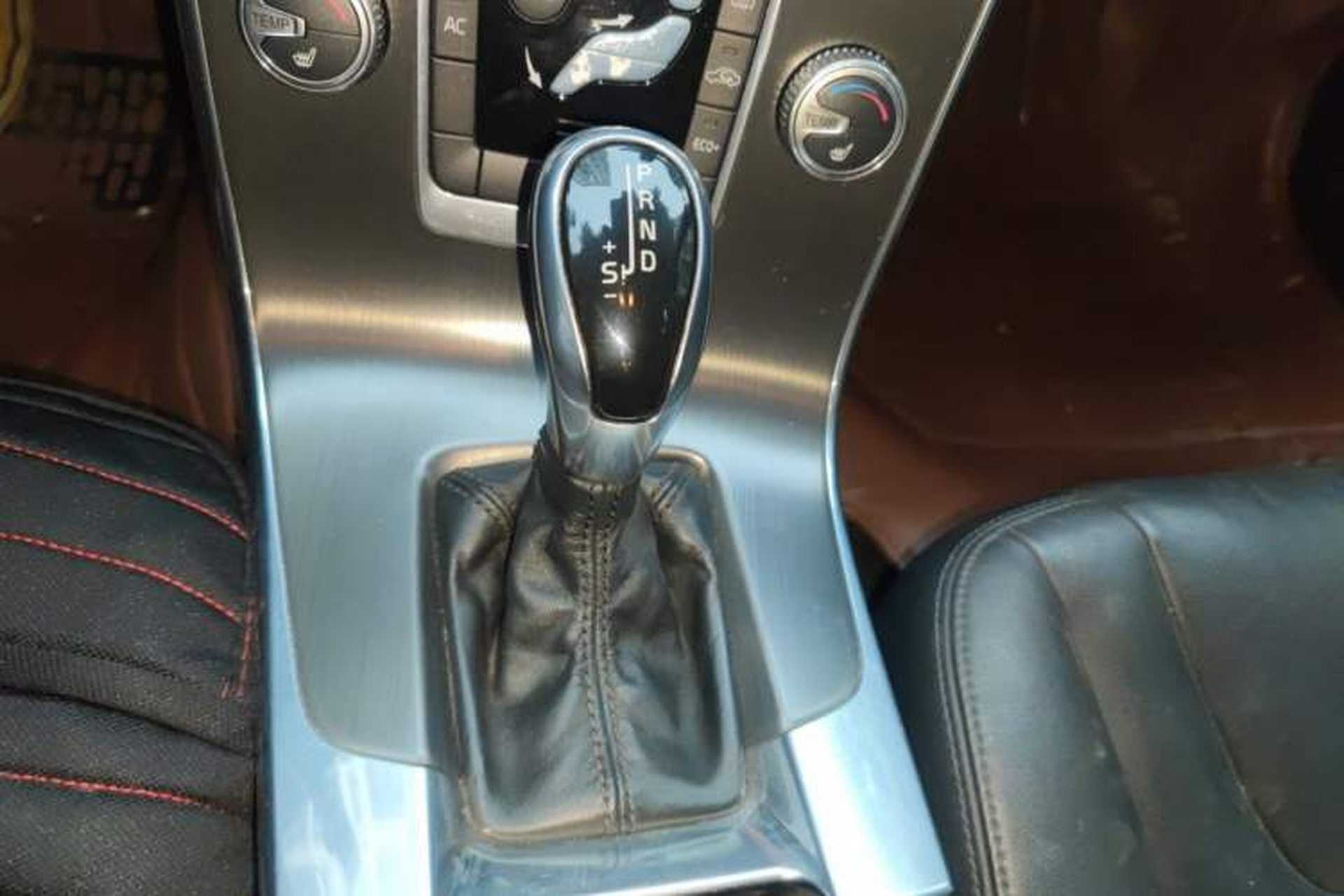 Used Volvo V60 2015 T5 Zhiyi Edition Gear Lever