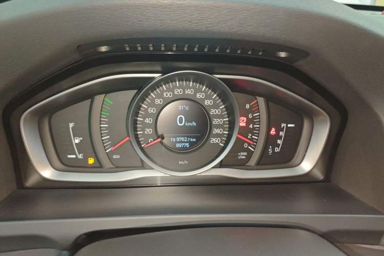 Used Volvo V60 2015 T5 Zhiyi Edition Instrument Cluster