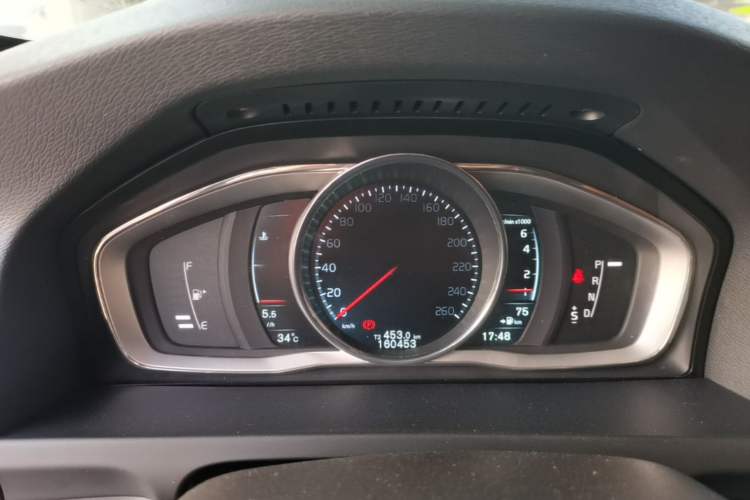 Used Volvo V60 2015 T5 Zhiya Edition Instrument Cluster