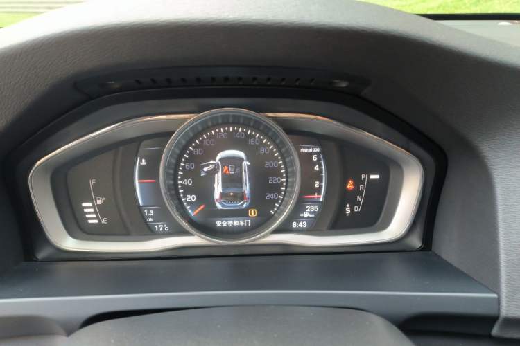 Used Volvo V60 2015 T5 Zhiya Edition Instrument Cluster