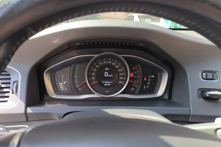 Used Volvo V60 2015 T5 Zhiyi Edition Instrument Cluster