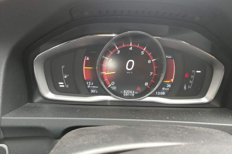 Used Volvo V60 2015 T5 Zhiya Edition Instrument Cluster