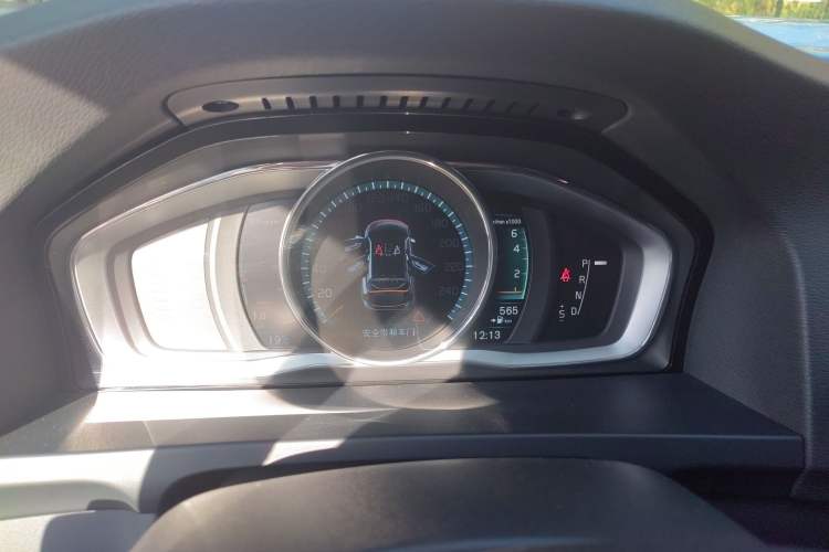 Used Volvo V60 2015 T5 Zhiyi Edition Instrument Cluster