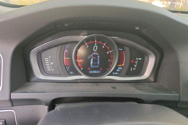 Used Volvo V60 2015 T5 Zhiya Edition Instrument Cluster