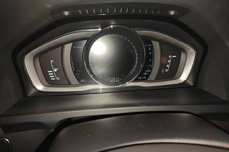 Used Volvo V60 2015 T5 Zhiya Edition Instrument Cluster