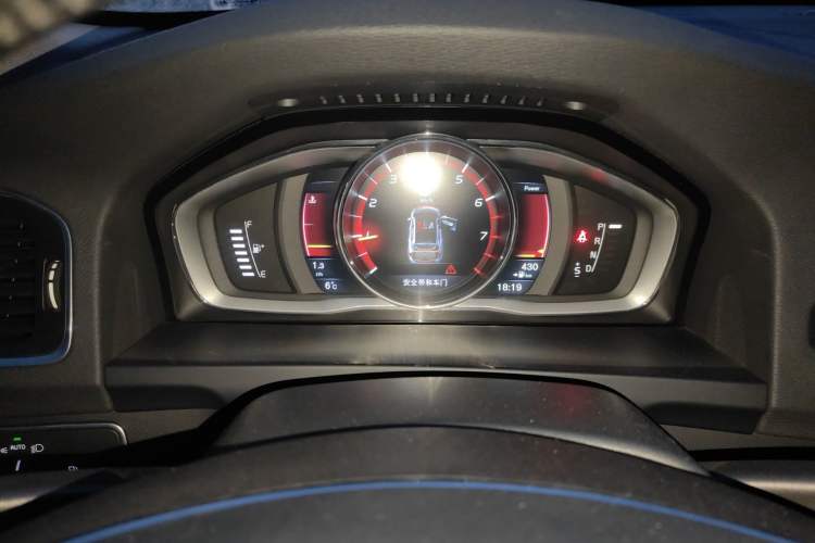Used Volvo V60 2015 T5 Zhiyi Edition Instrument Cluster