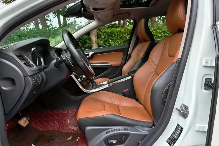 Used Volvo V60 2015 T5 Zhiya Edition Interior 1