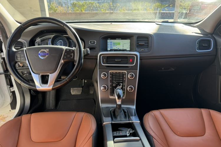 Used Volvo V60 2015 T5 Zhiya Edition Interior 1