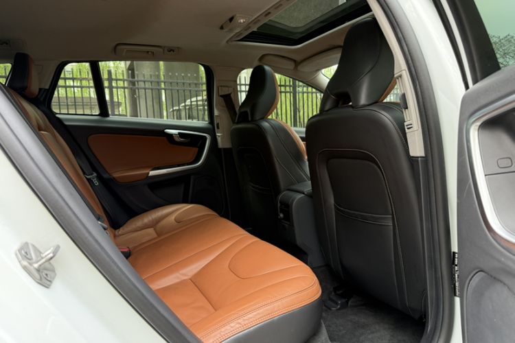 Used Volvo V60 2015 T5 Zhiya Edition Interior 10