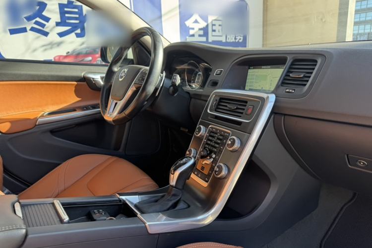 Used Volvo V60 2015 T5 Zhiya Edition Interior 10