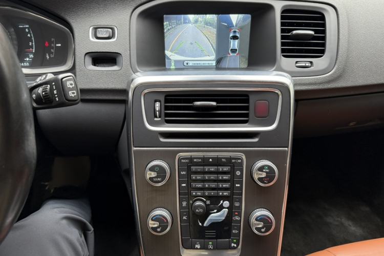 Used Volvo V60 2015 T5 Zhiya Edition Interior 11