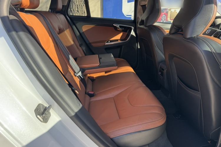 Used Volvo V60 2015 T5 Zhiya Edition Interior 12